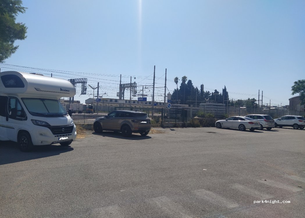 (73100) Lecce - 43 Via di Ussano — foto