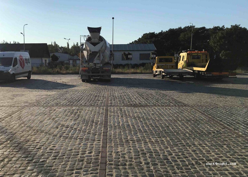 (72-600) Świnoujście - 31 Karsiborska — foto