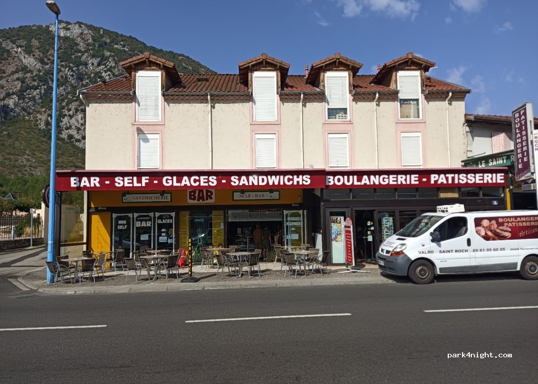 (09400) Tarascon-sur-Ariège - 2 Avenue Saint-Roch — foto 2