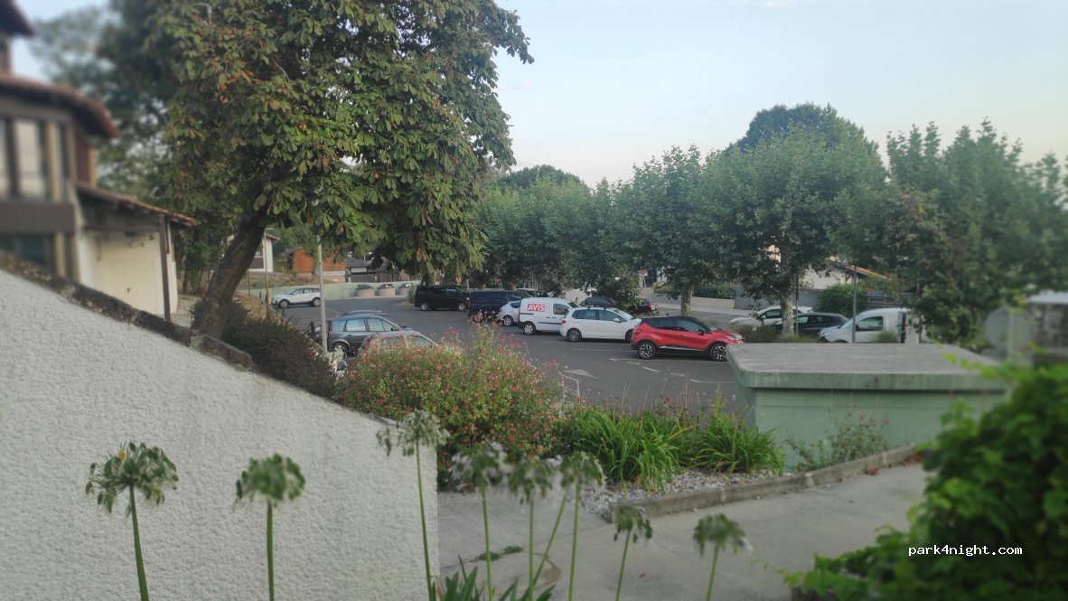 (40550) Léon - 60 Place de l'Abbé Dulong — foto 2
