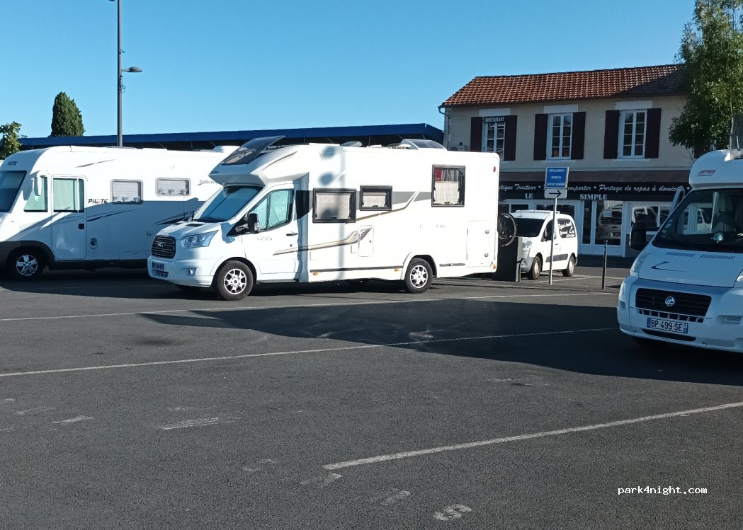 (24100) Bergerac - 8 Rue Emile Vieillefond — foto 4
