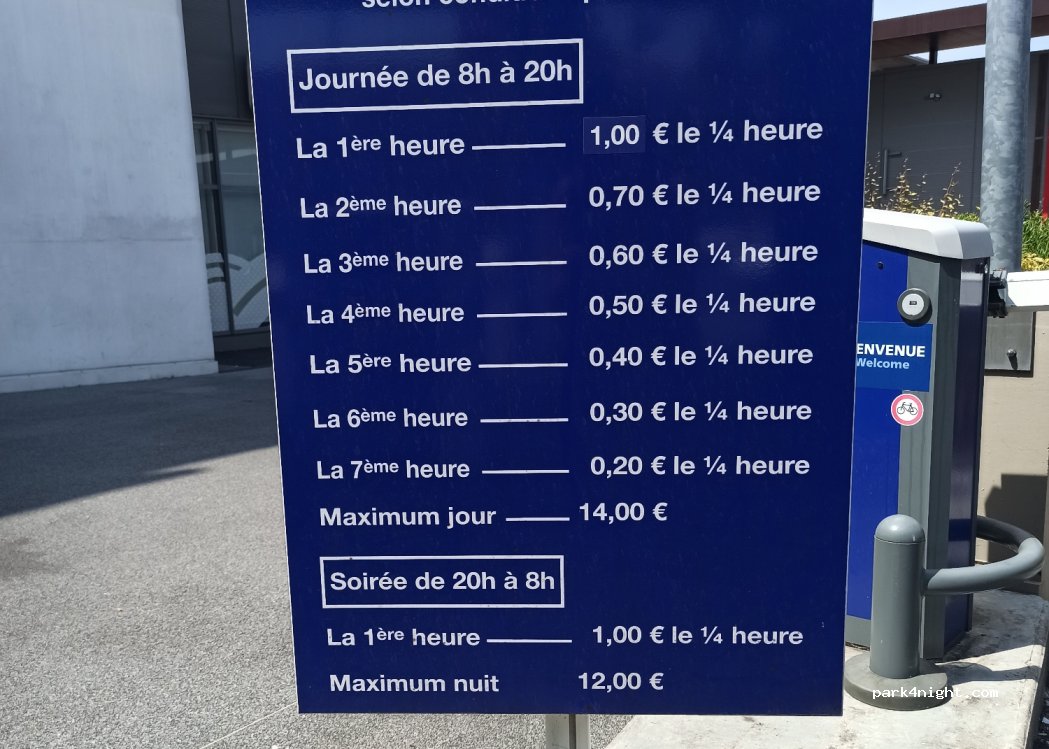 (33100) Bordeaux - 20 Allée Serr — foto
