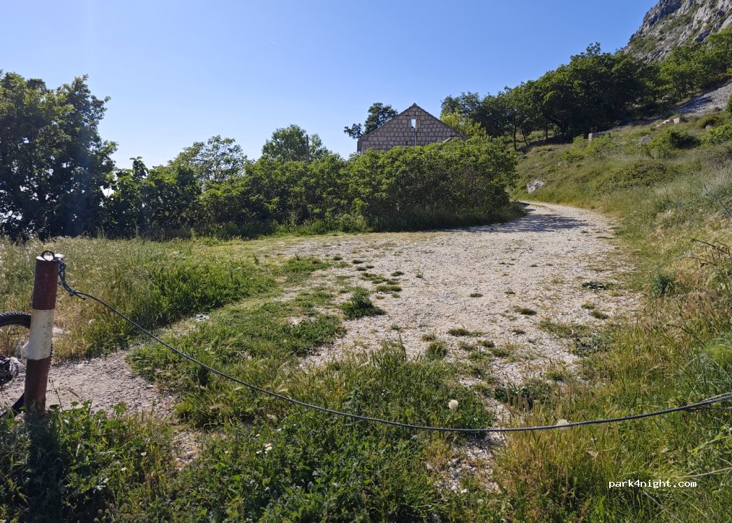 (21310) Duće - Unnamed Road — foto 4