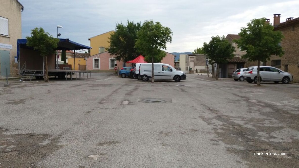 (84800) L'Isle-sur-la-Sorgue - 252-258 Chemin du Petit Palais — foto