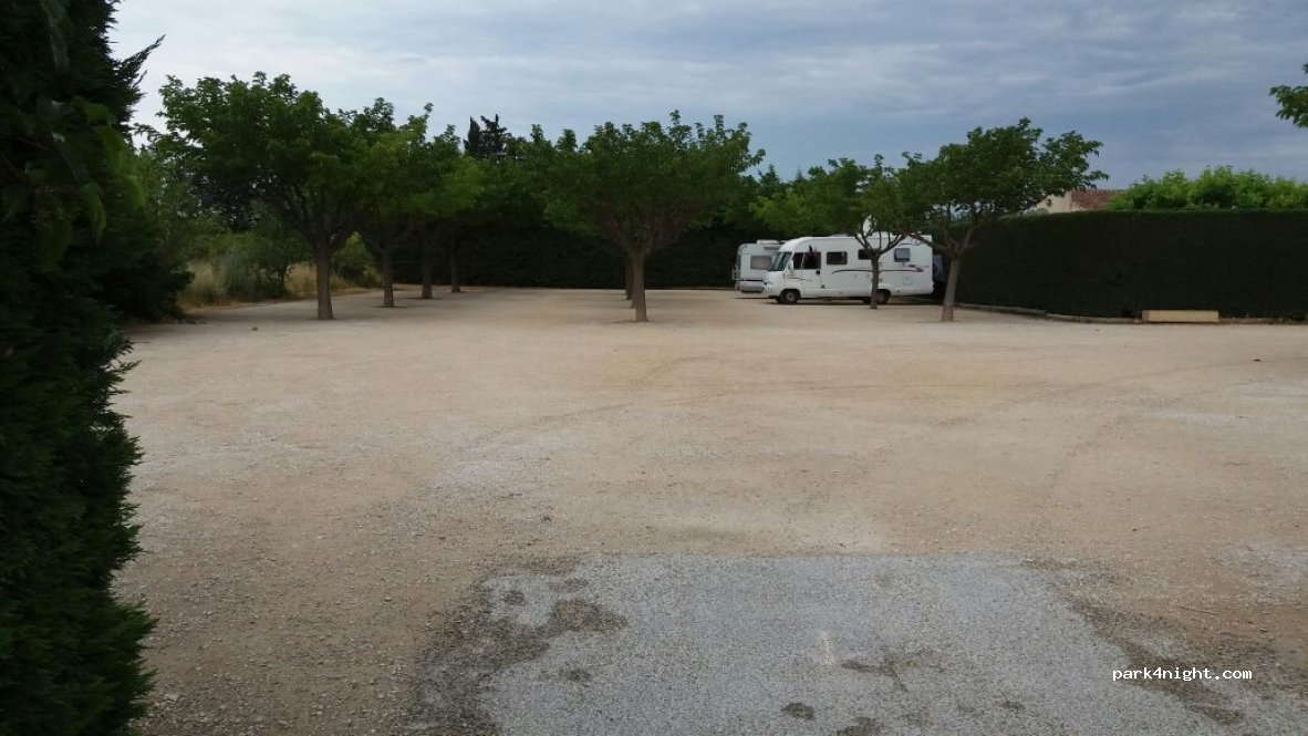 (84800) L'Isle-sur-la-Sorgue - 252-258 Chemin du Petit Palais — foto 2