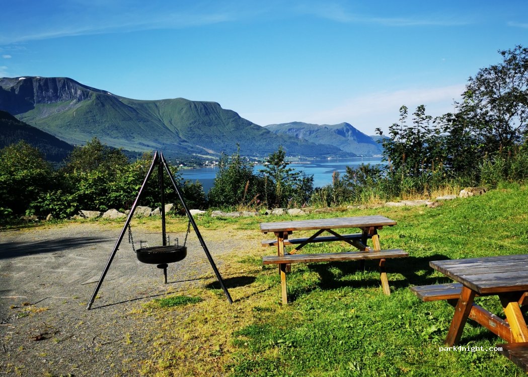 (6143) Vanylven - Rovdestranda — foto