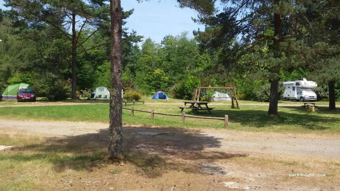 Camping La Roche Canillac — foto