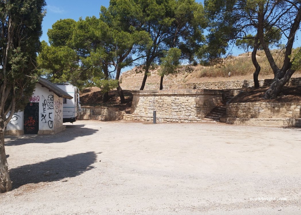 (31500) Tudela - 4 Calle Subida al Monumento — foto