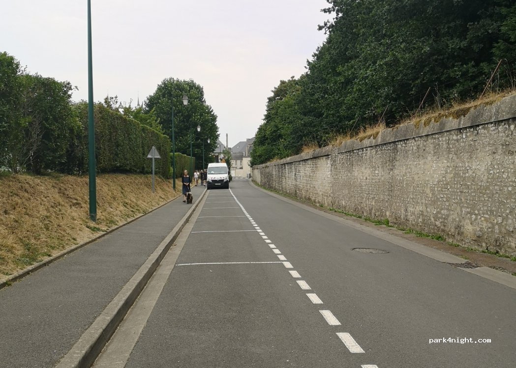 (14400) Bayeux - 1 Rue de Verdun — foto