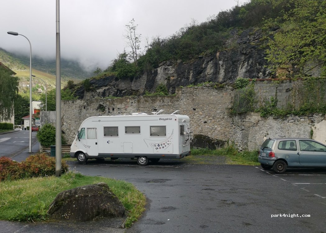 (65100) Lourdes - 4 Rue Edmond Michelet — foto 2