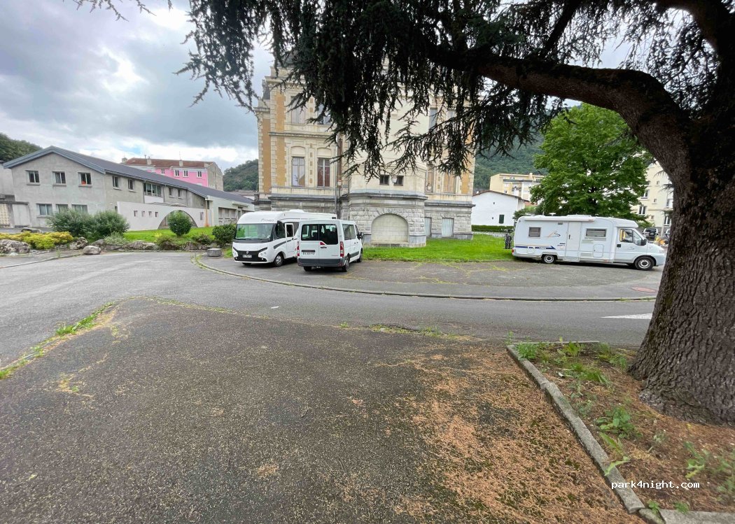 (65100) Lourdes - 4 Rue Edmond Michelet — foto 3