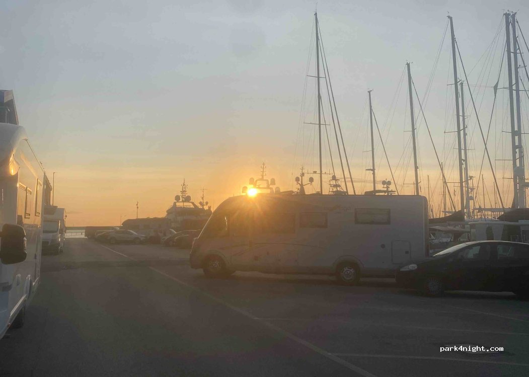 (55049) Viareggio - 439 Via Michele Coppino — foto