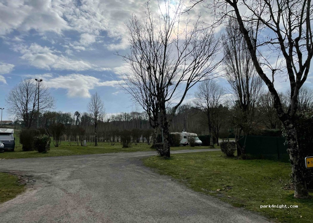 AirePark | Aire de camping-cars Mirambeau — foto