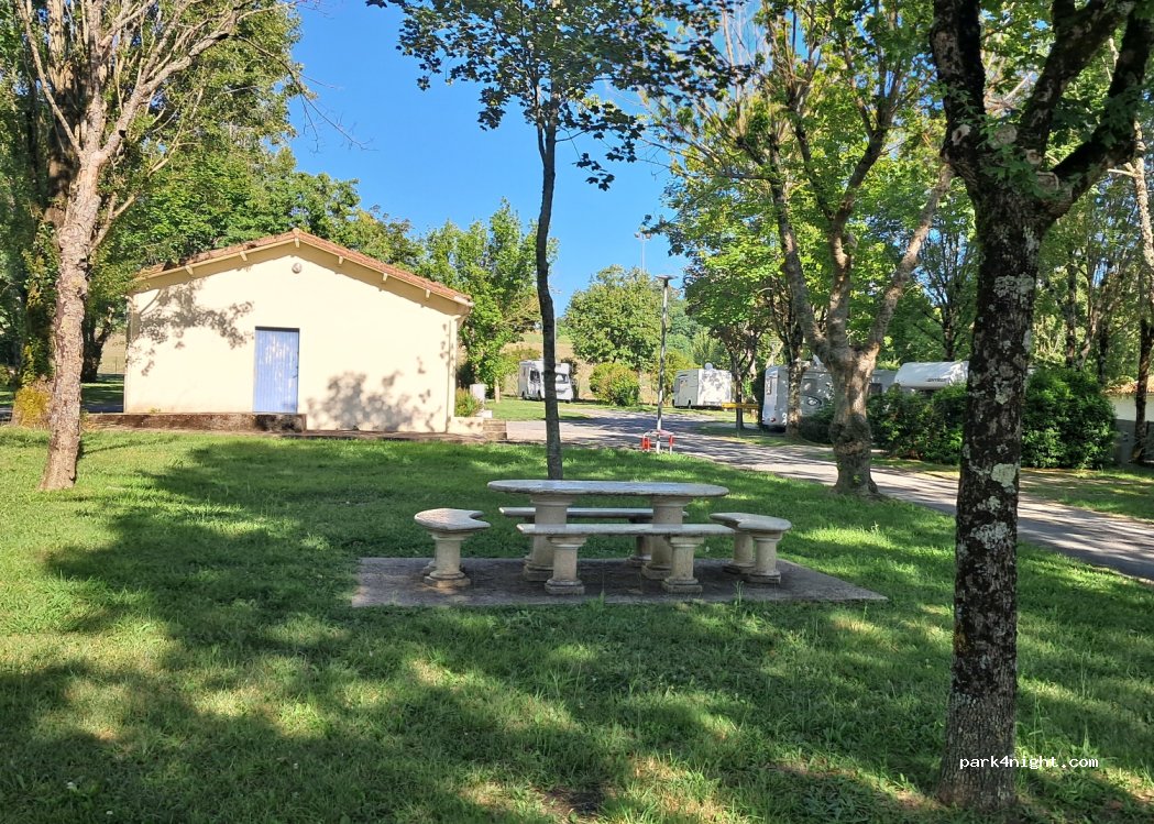 AirePark | Aire de camping-cars Mirambeau — foto 3