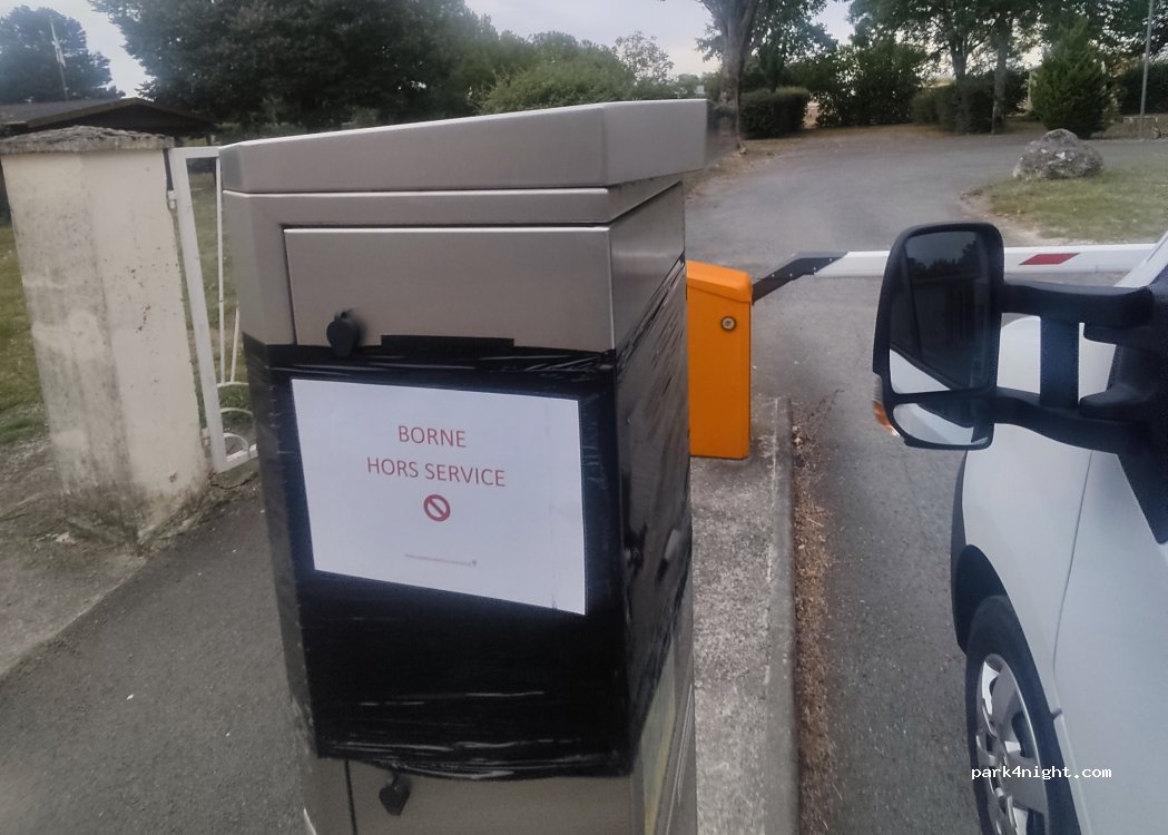 AirePark | Aire de camping-cars Mirambeau — foto 5