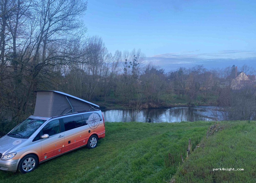 (18200) Saint-Amand-Montrond - 10 Chemin du Pré des Joncs — foto 4