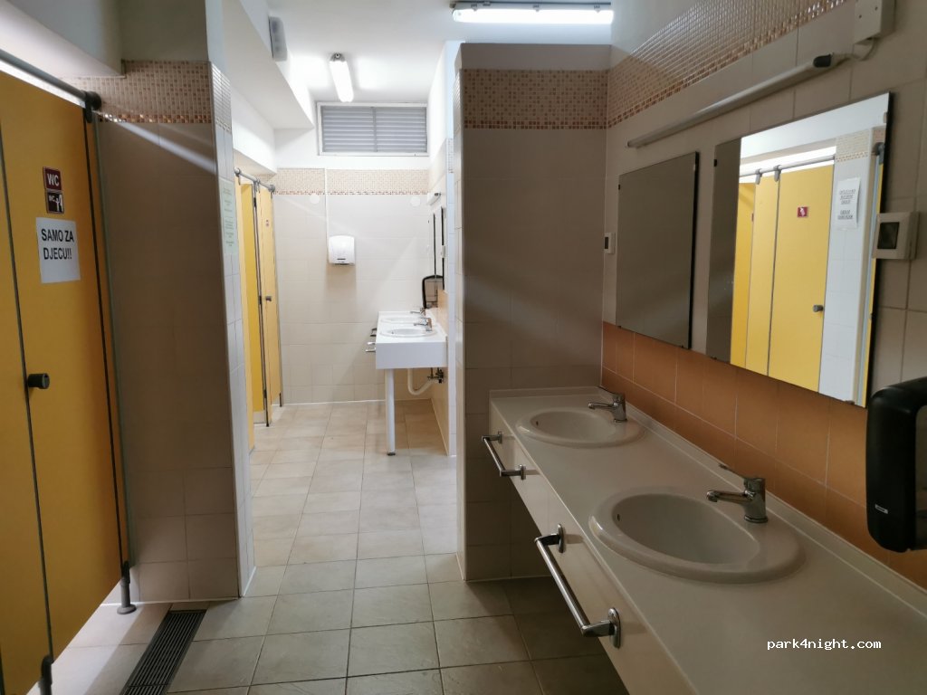 Autocamp Oštro — foto