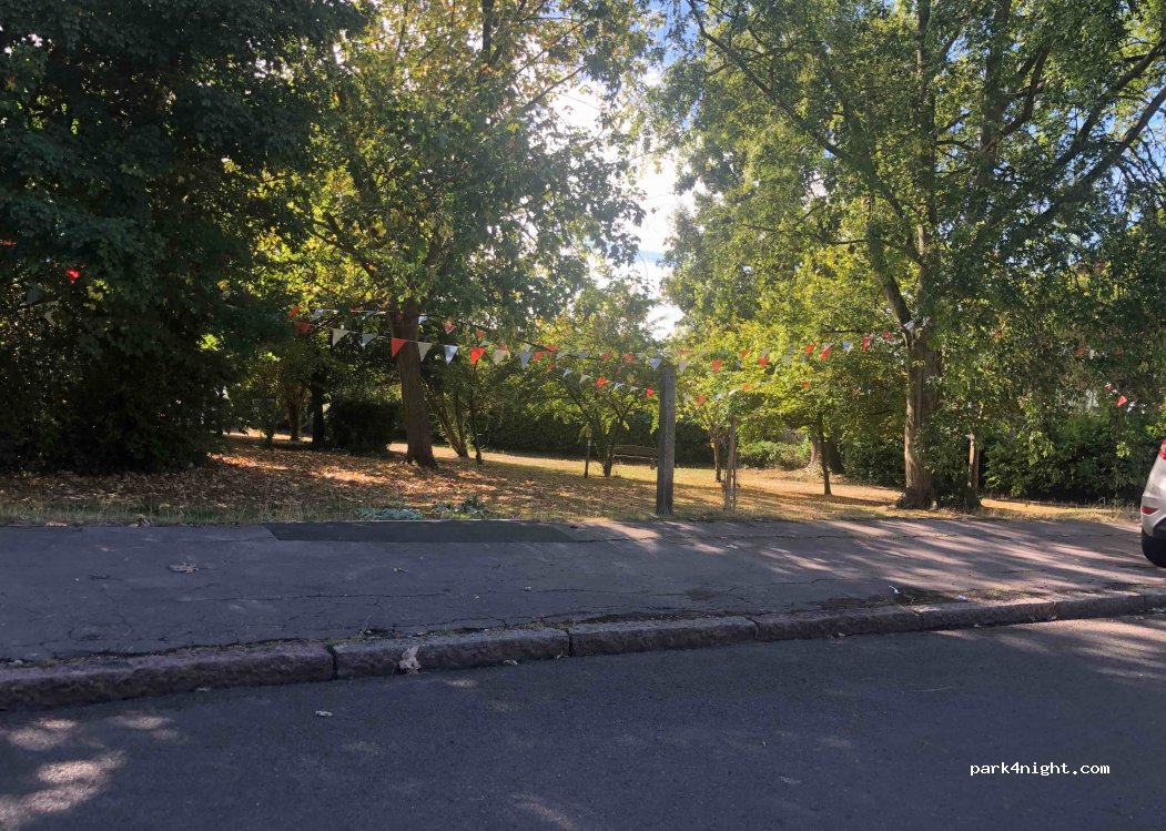 (IG9 5QJ) Backhurst Hill - 6 Russell Road — foto 3