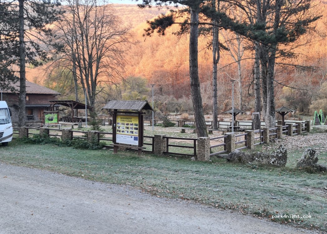 (18300) Dojkinci - Unnamed Road — foto 3