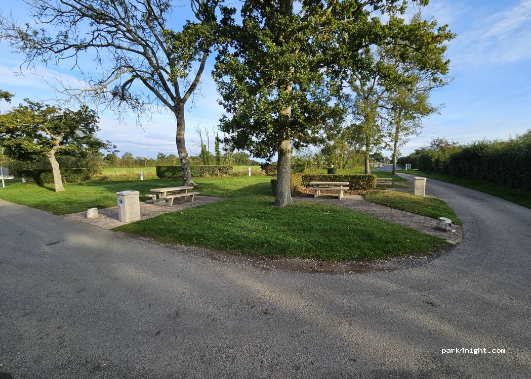 (14710) Formigny La Bataille - D517 — foto 4