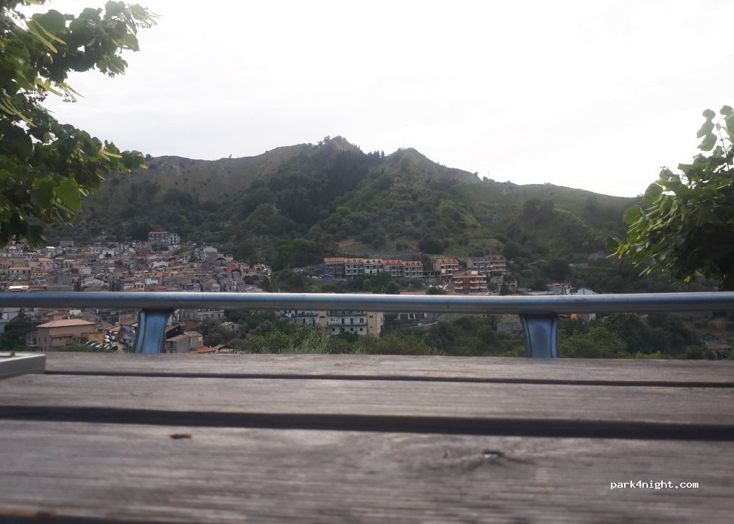 (89045) Mammola - 54 Vico Lungo San Nicodemo — foto