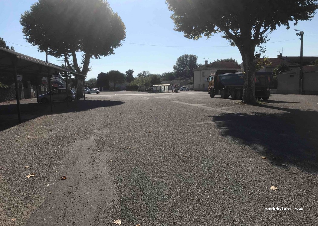 (07300) Mauves - 3 Place du Marché — foto 3