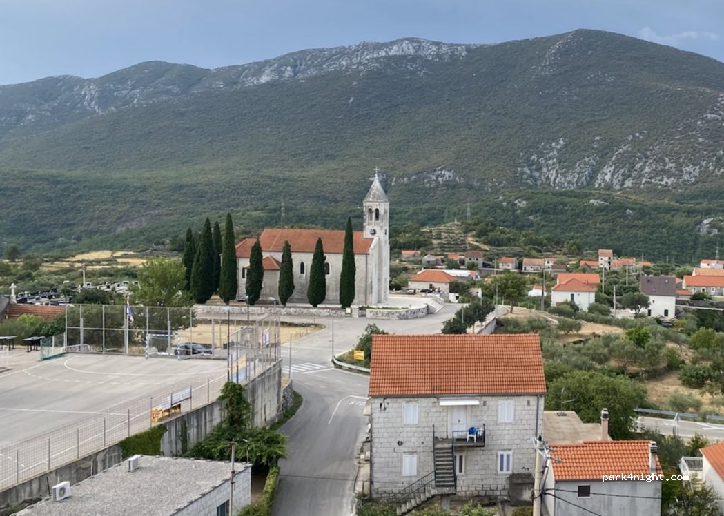 (21207) Kostanje - 63 Poljička cesta — foto
