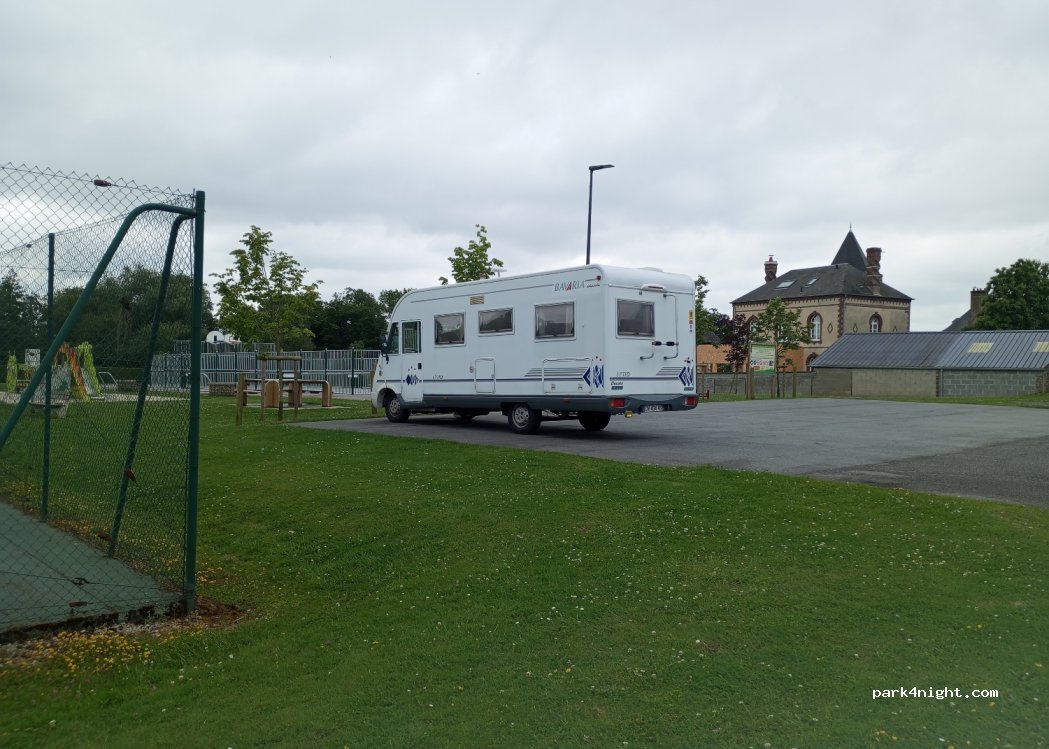 (61300) Saint-Ouen-sur-Iton - 4-12 Rue du Clos de l'Iton — foto 2