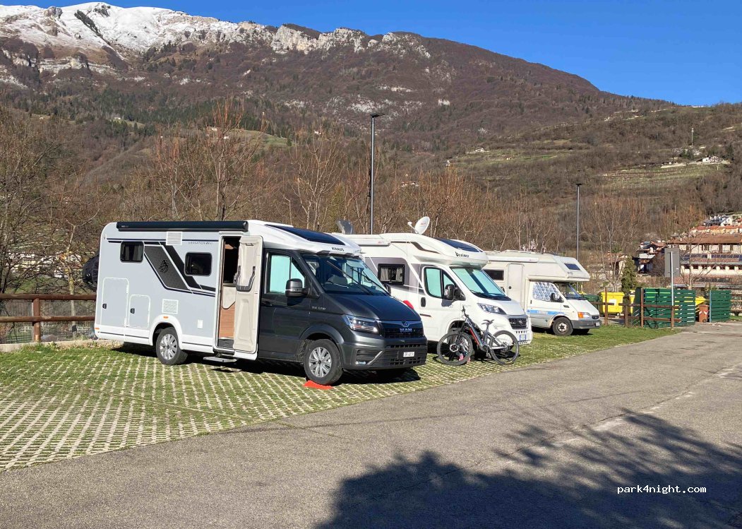 Area Sosta Camper Brentonico — foto