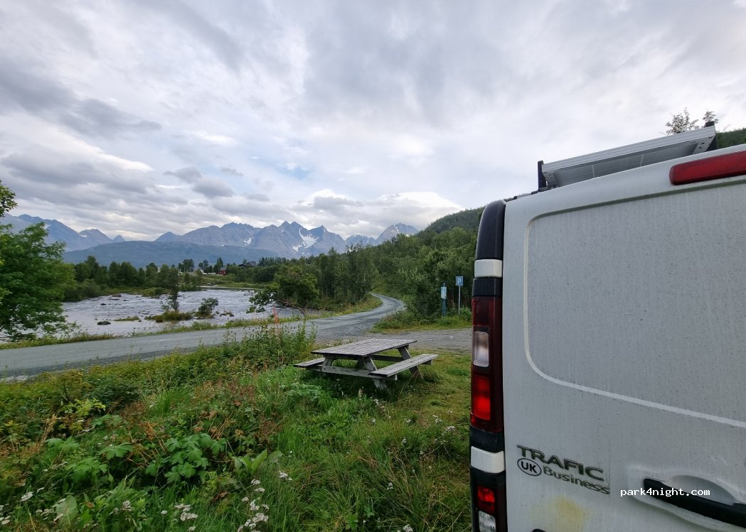 (9064) Svensby - 1991 Ullsfjordveien — foto