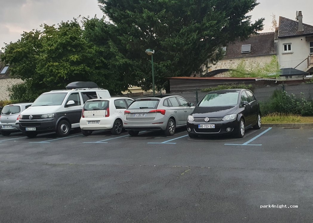 (60520) Thiers-sur-Thève - 12 Rue du Gén de Gaulle — foto 2