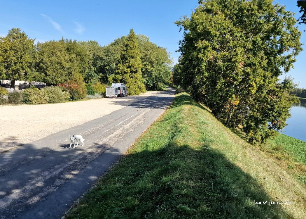 () La Chaussée-Saint-Victor - — foto 2