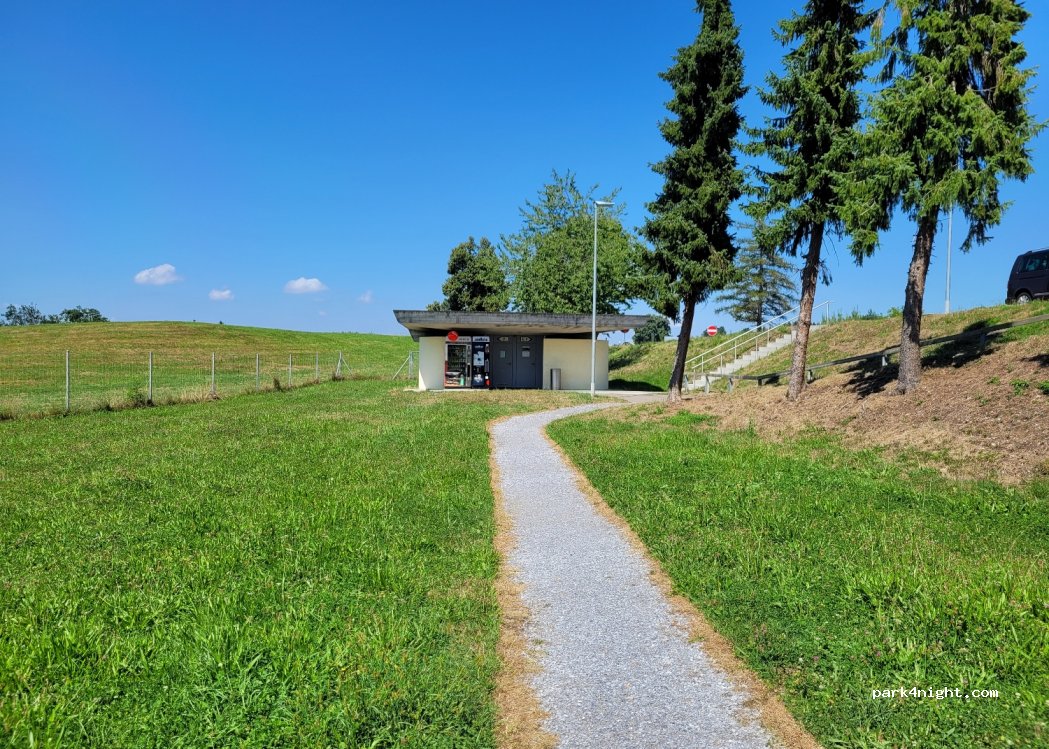 (9200) Gossau - 28B Schwalbenstrasse — foto