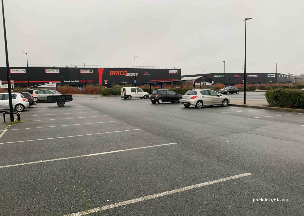 (33240) Saint-André-de-Cubzac - 120 Avenue Eiffel — foto 2