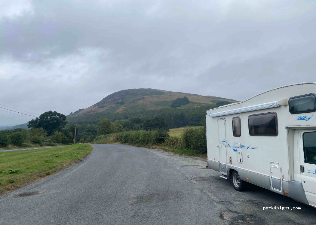 (LD1 6HB) Llandrindod Wells - A470 — foto