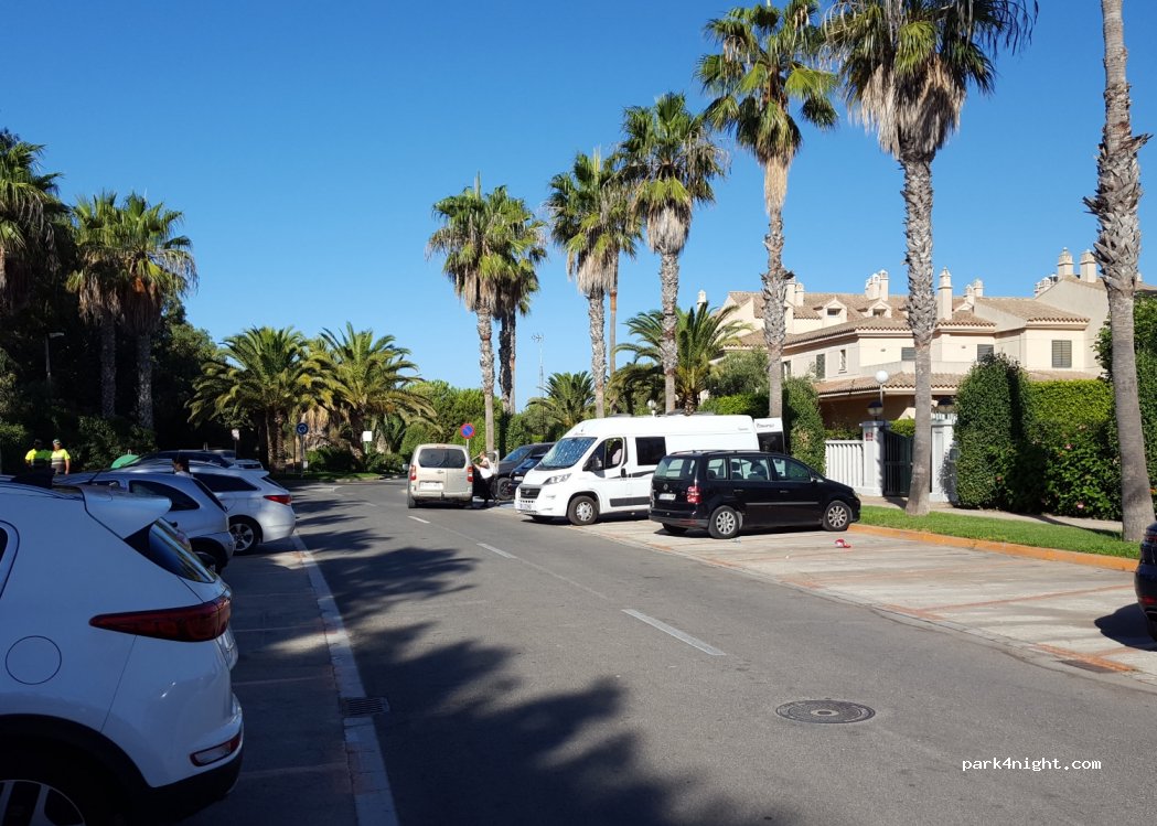 (11520) Rota - 1 Calle Carla de Orleans — foto