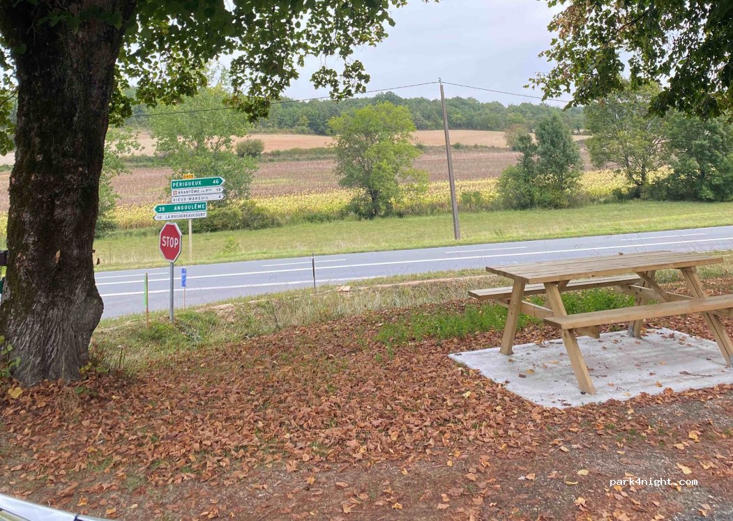 (24253) Mareuil en Périgord - 96 Rue de Périgueux — foto 2