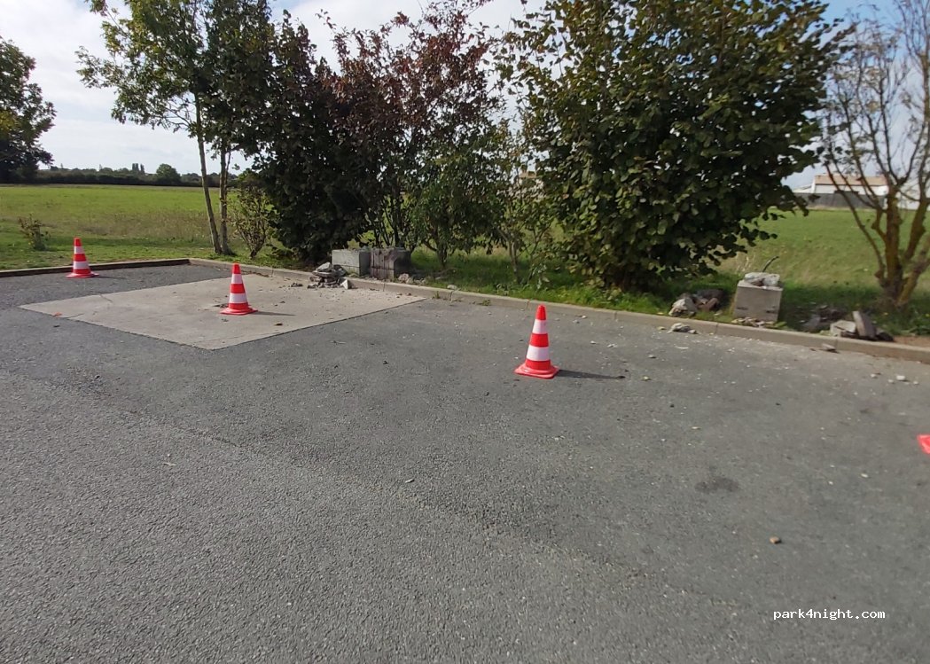 (17230) Charron - Rue du Chateau — foto 2