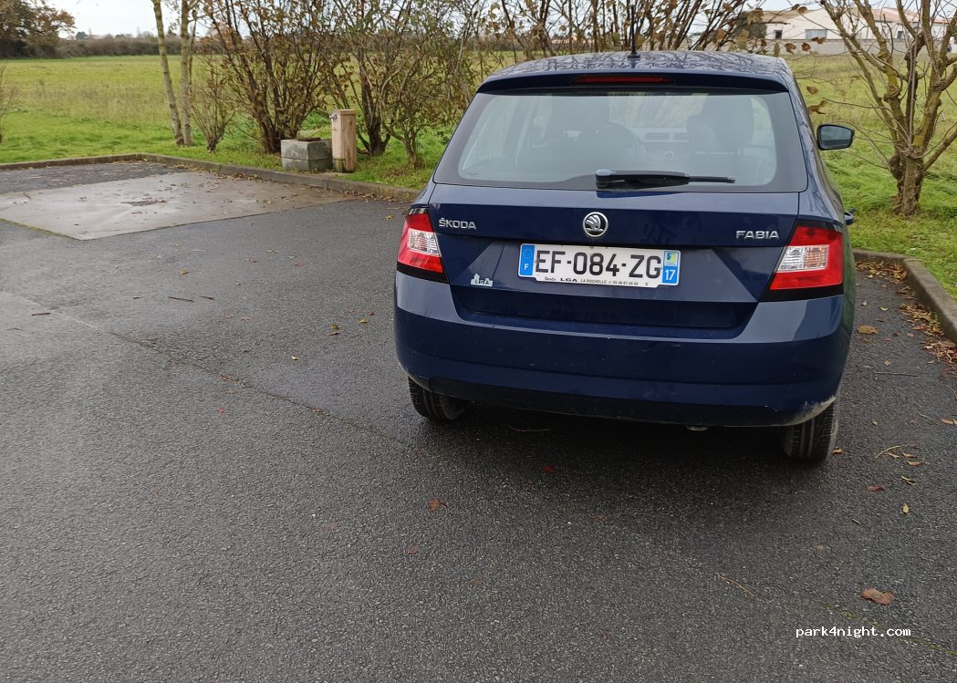 (17230) Charron - Rue du Chateau — foto 5
