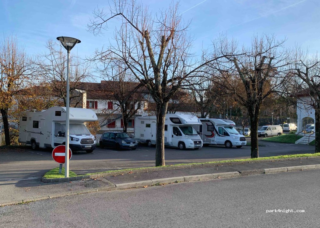 (64990) Saint-Pierre-d'Irube - 15 Place de la Mairie — foto 5
