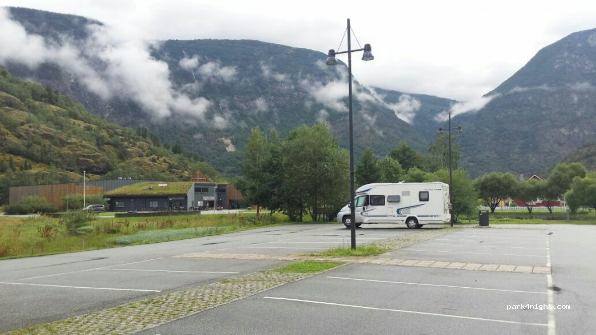 (6887)  - 11 Øyraplassen — foto