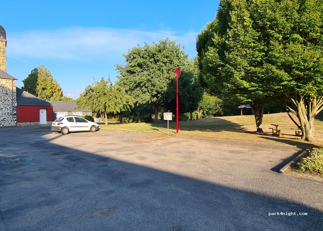 (61800) Montsecret-Clairefougère - 2 Rue de l'Église — foto