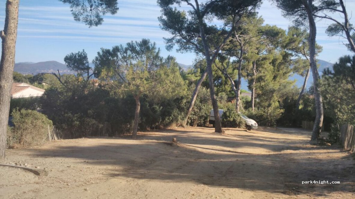(83400) Hyères - 109-195 Chemin de la Table Ronde — foto 2