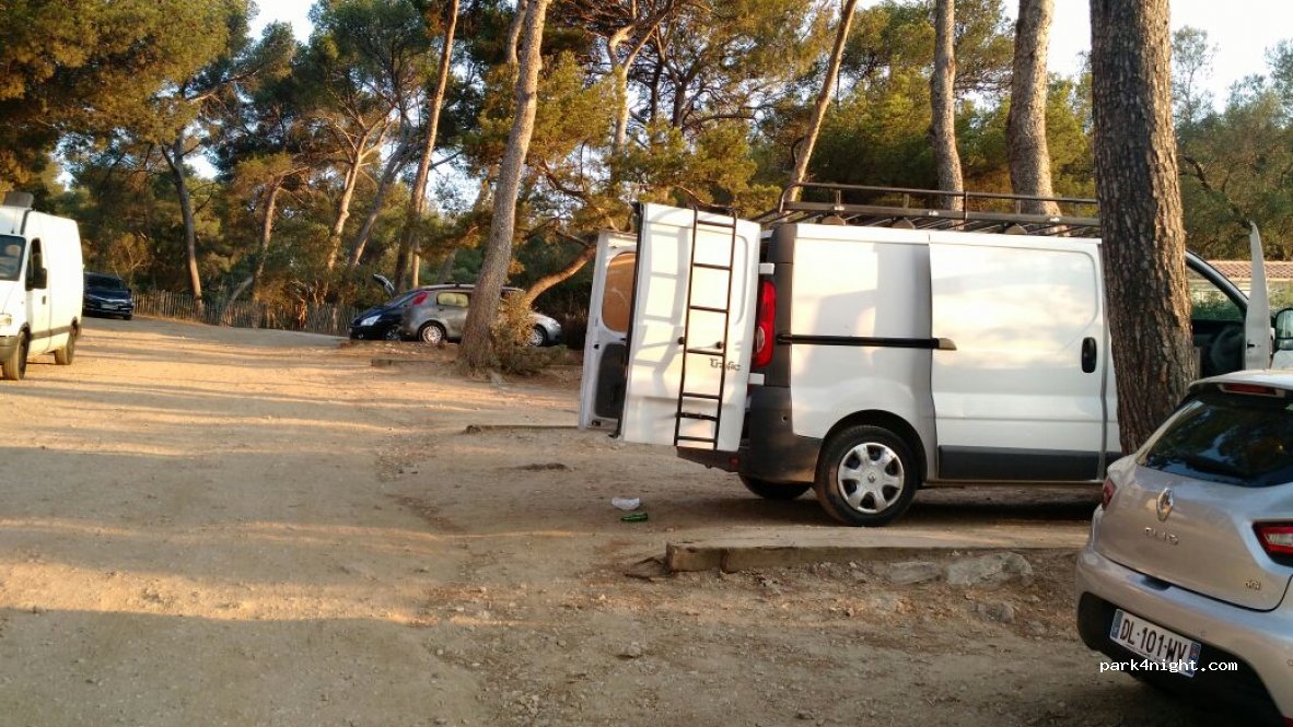 (83400) Hyères - 109-195 Chemin de la Table Ronde — foto 3