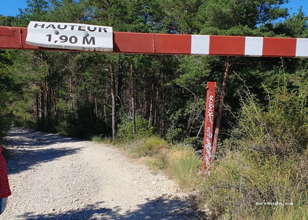 (04500) Sainte-Croix-du-Verdon - Unnamed Road — foto 2