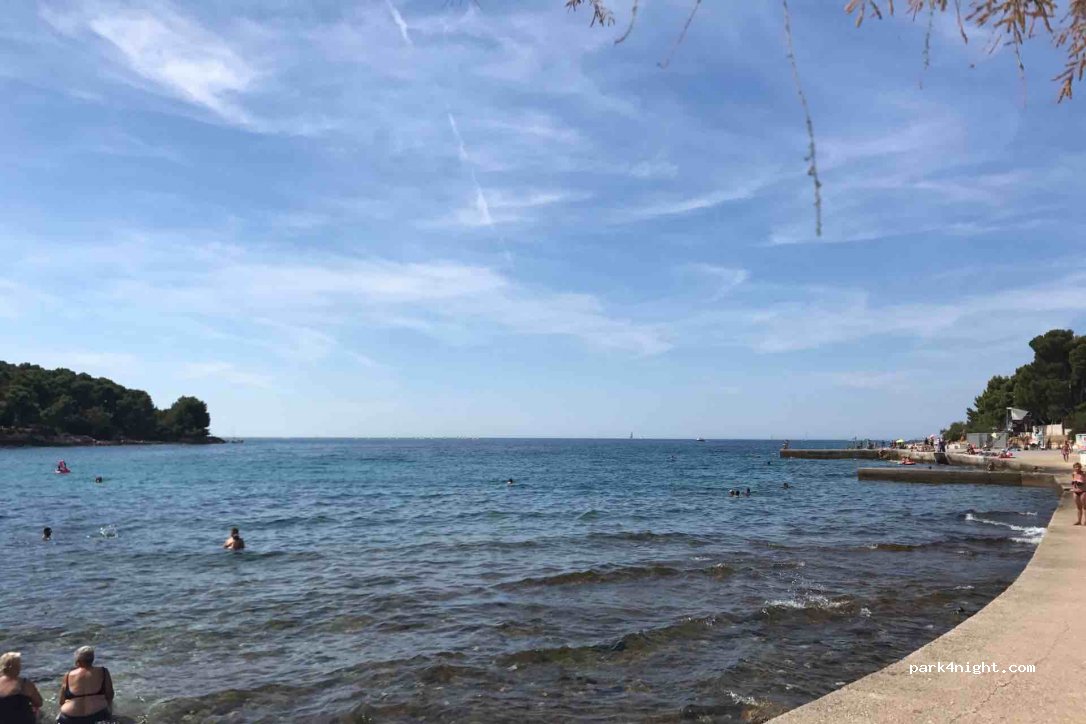 (52100) Pula - 50 Uskočka ulica — foto 3