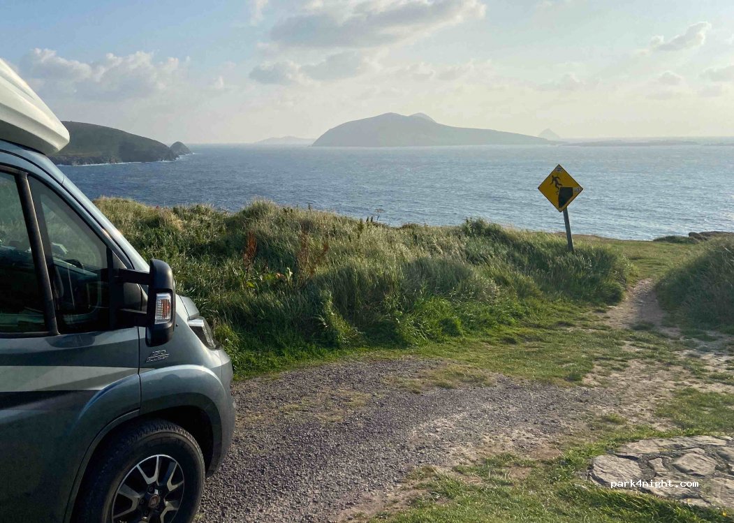 (V92 RR52) Dunquin - Unnamed Road — foto