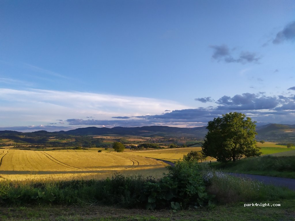 (63160) Glaine-Montaigut - Puy la Croix — foto 2