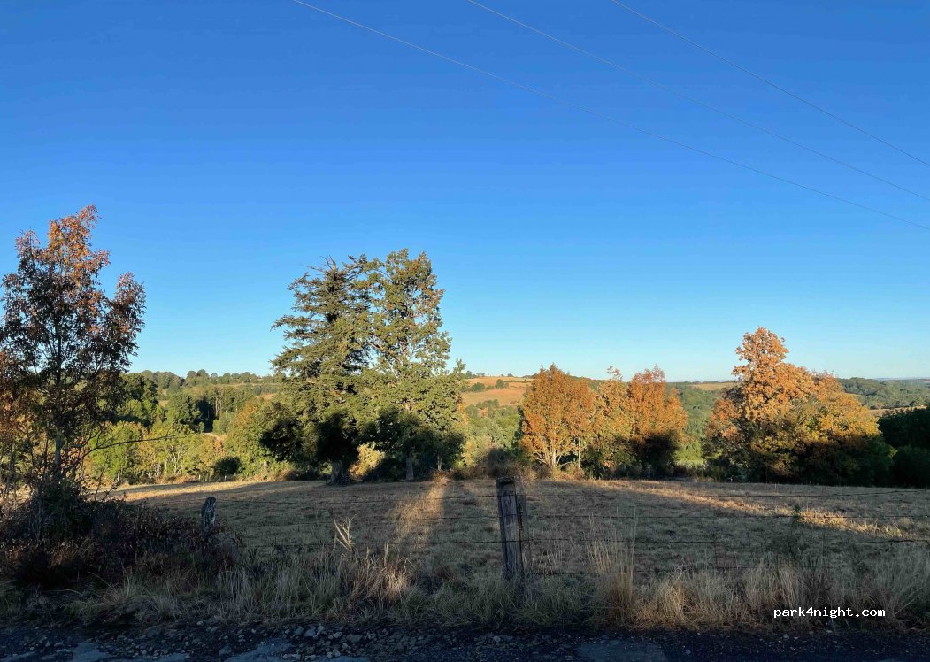 (12210) Argences-en-Aubrac - D537 — foto