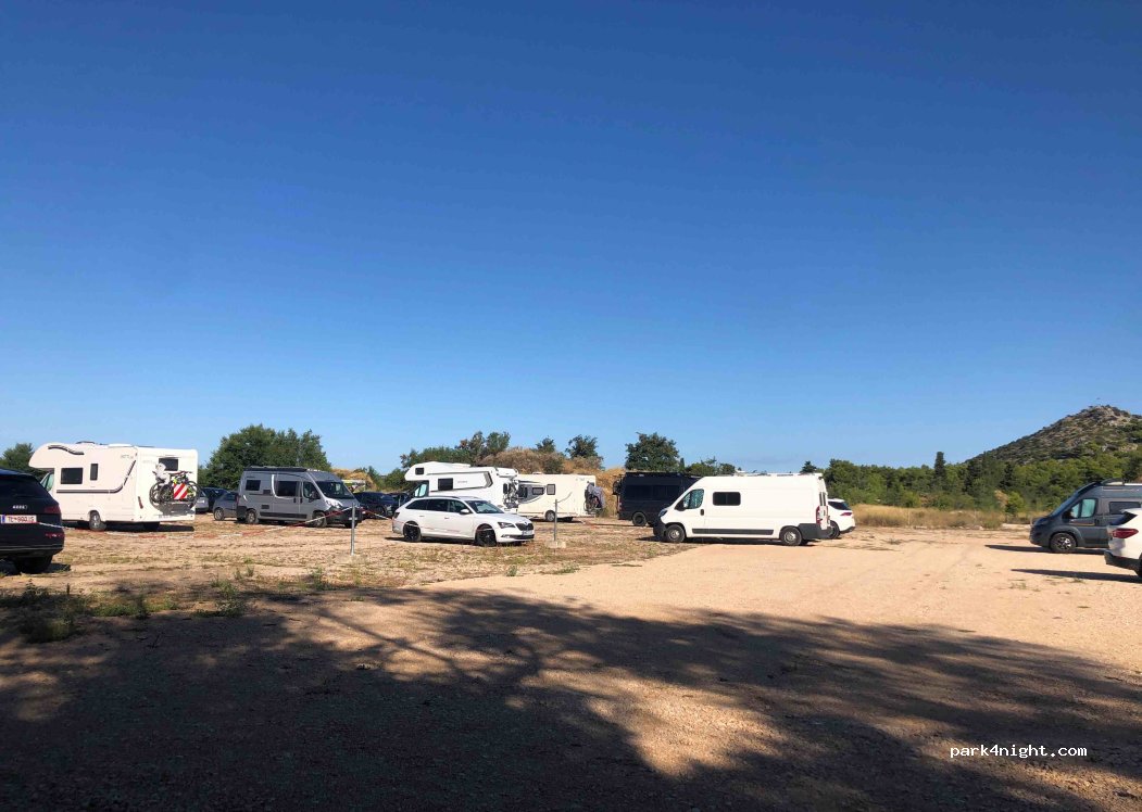 (22000) Šibenik - 39 prilaz tvornici — foto 3